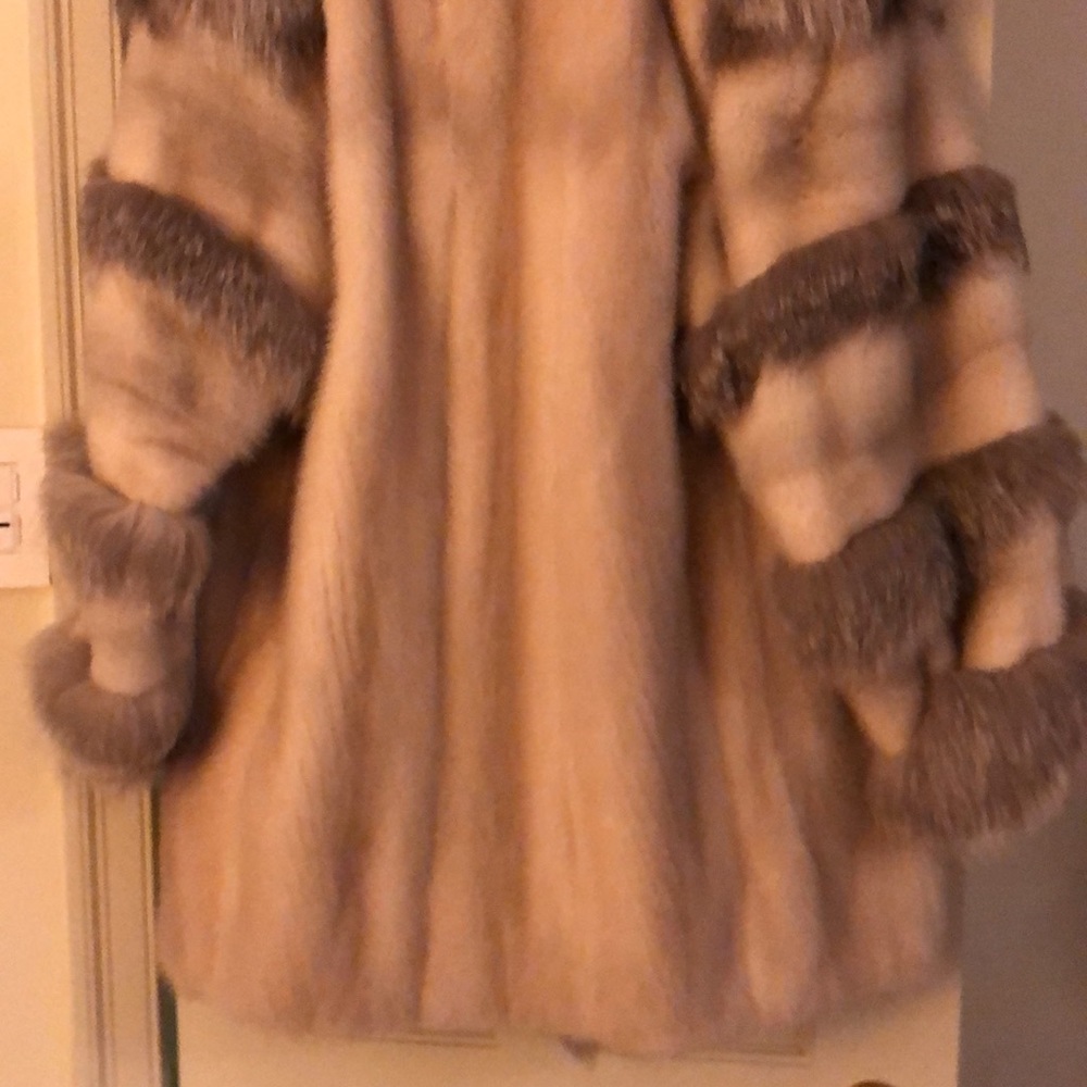 Mink & Fox 🦊 Fur Coat - Picture 7 of 13